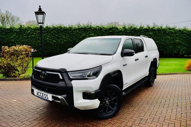 Used Toyota HiLux 201 HP (147 kW) 2022 White Pickup