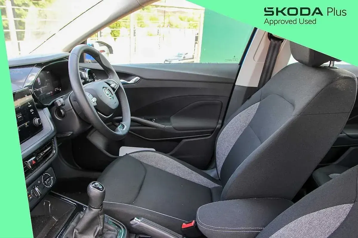 Used Skoda Fabia Comfort 79 HP (58 kW) 2024 Race blue metallic Hatchback