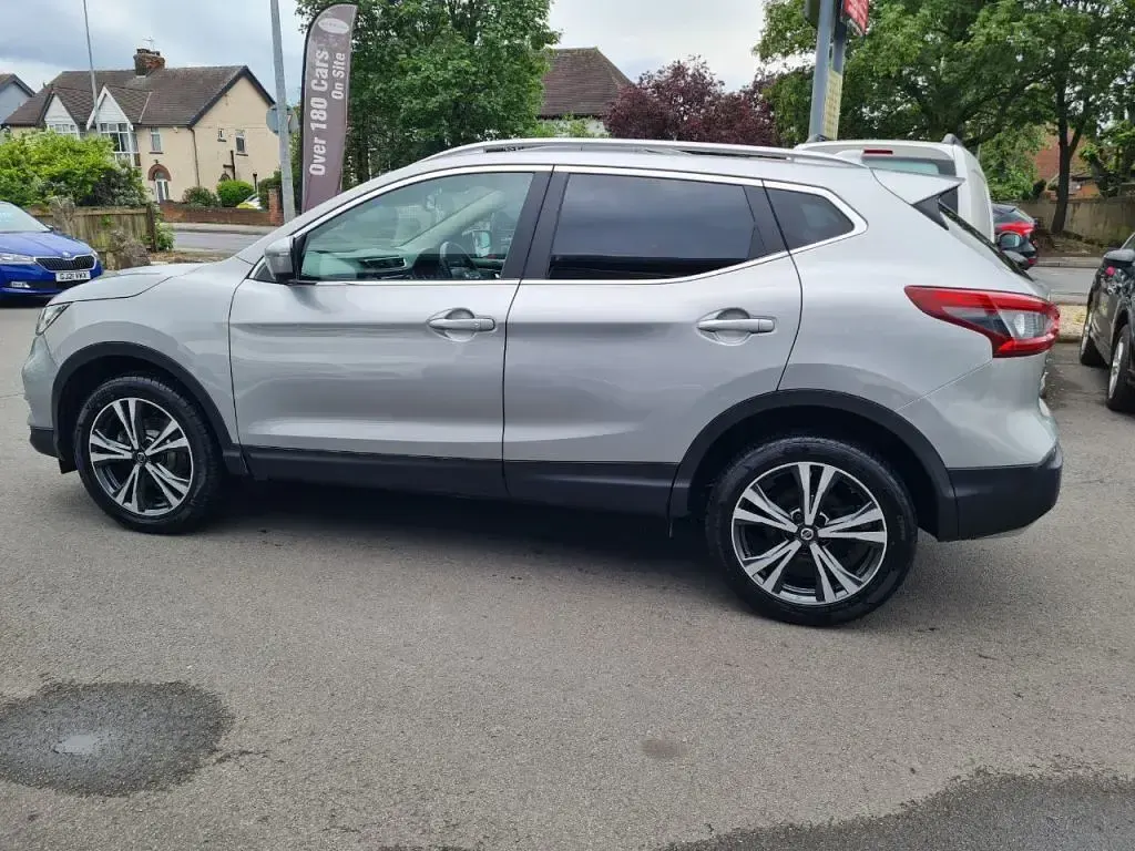 Used Nissan Qashqai N-Connecta 2018 Silver SUV