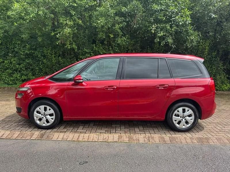 Used Citroën Grand C4 Picasso VTR Sport 120 HP (88 kW) 2015 Red MPV