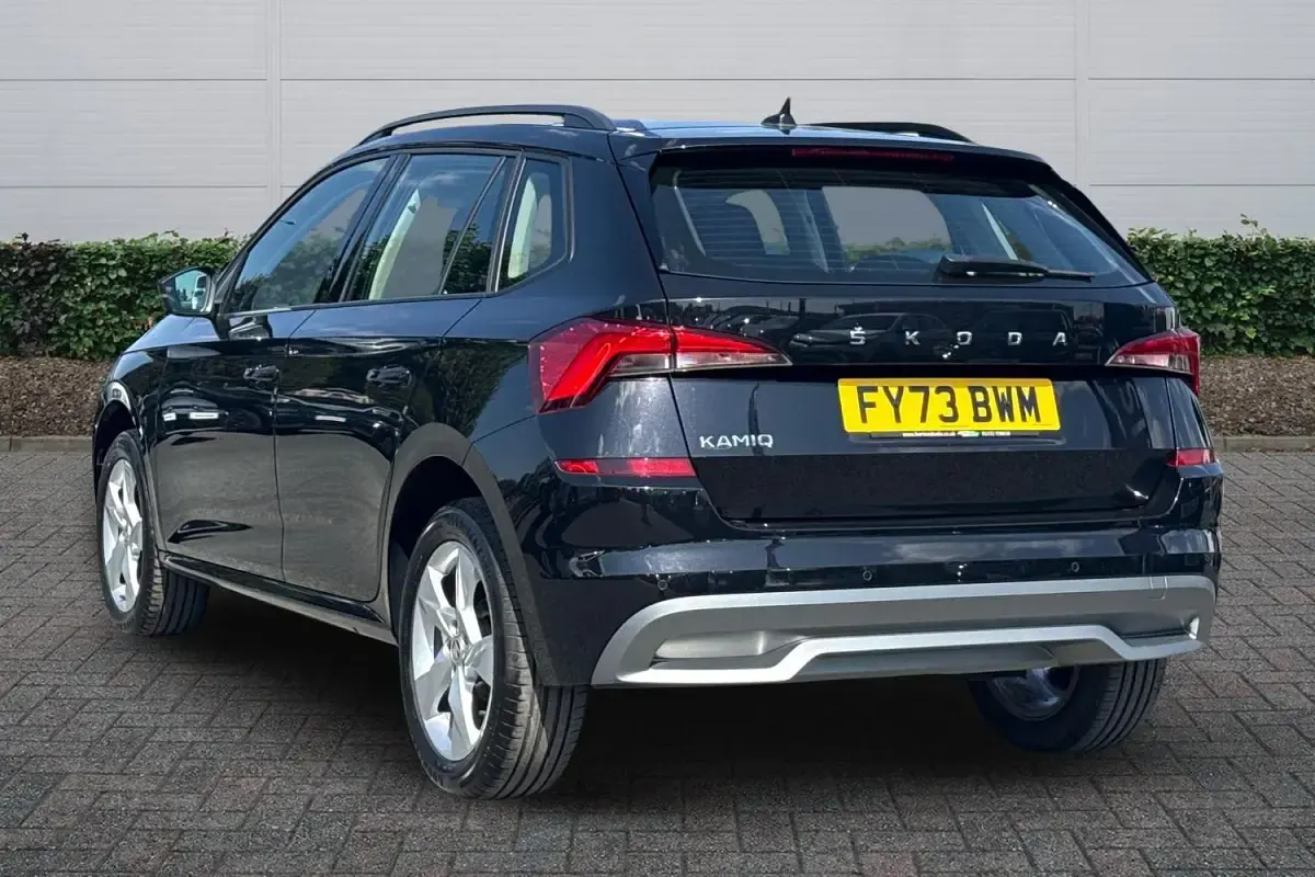 Used Skoda Kamiq SE 110 HP (80 kW) 2023 Black magic pearl effect SUV