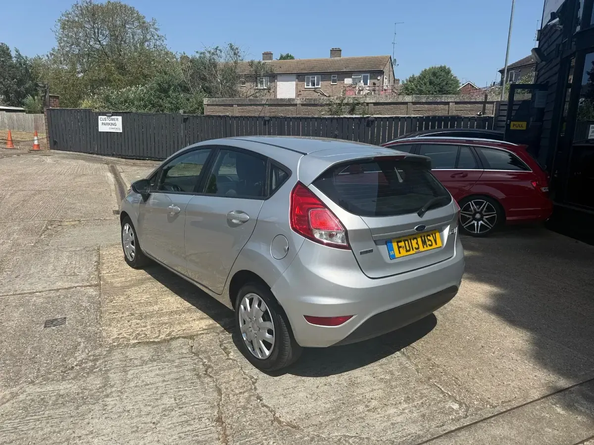 Used Ford Fiesta Style 75 HP (55 kW) 2013 Silver Hatchback