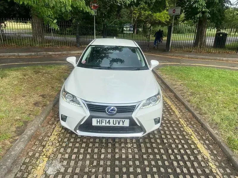 Used Lexus CT200h 2014 White Hatchback