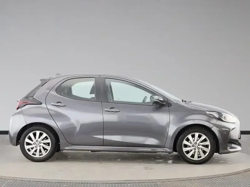 Second-hand Toyota Yaris Hybrid 2023 Gri Hatchback