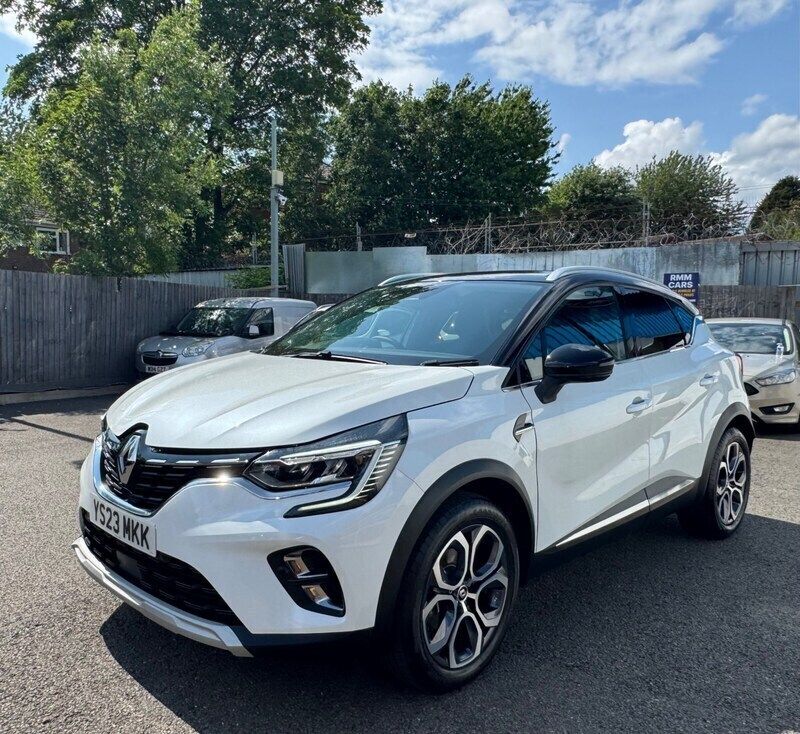 White Used 2023 Renault Captur Techno SUV | £12,990 - Image 1/3