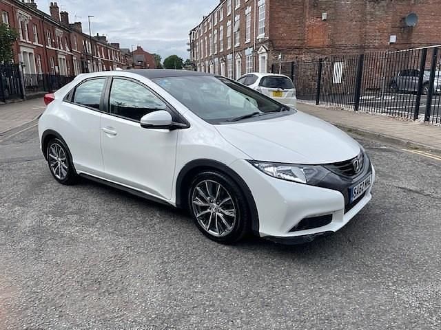 White Used 2012 Honda Civic ES Hatchback | £2,895 (Fair price) - Image 1/4
