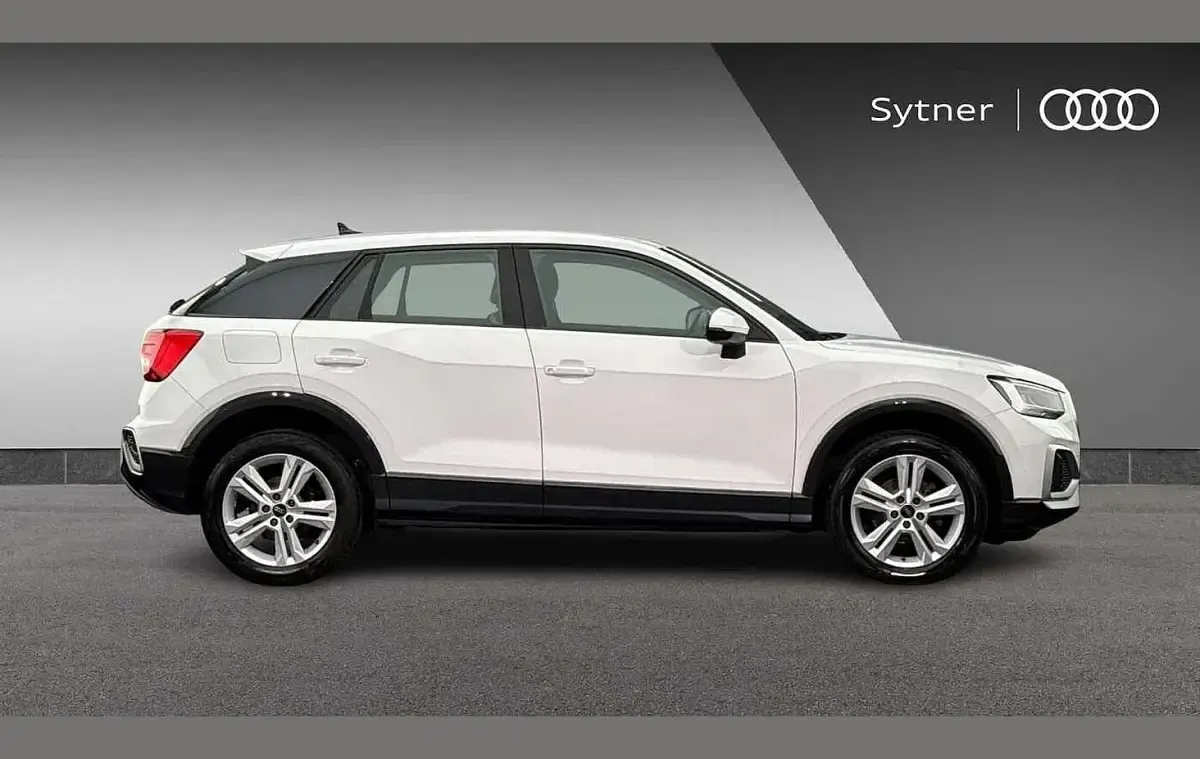 Used Audi Q2 Sport 108 HP (79 kW) 2023 White SUV
