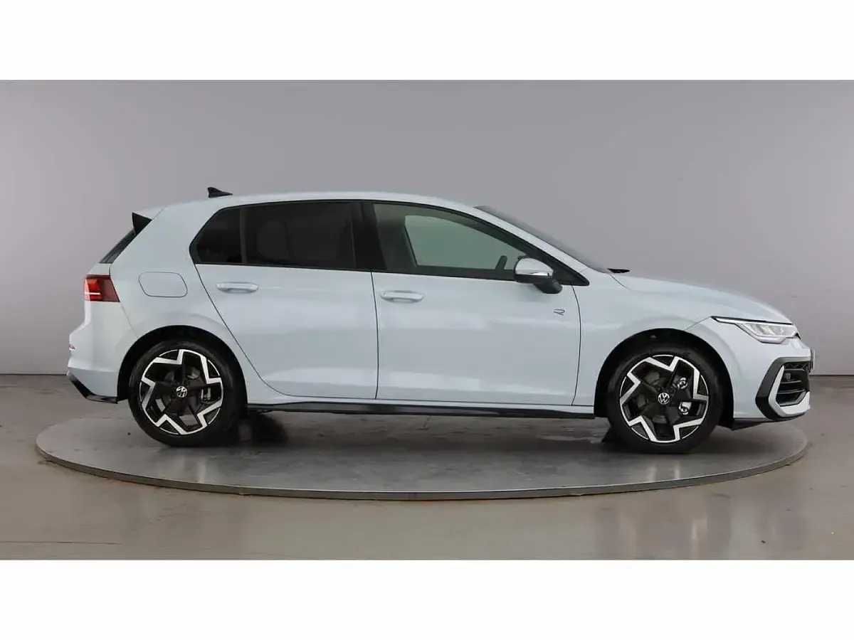 Used VW Golf VIII R-line 150 HP (110 kW) 2026 Blue Hatchback