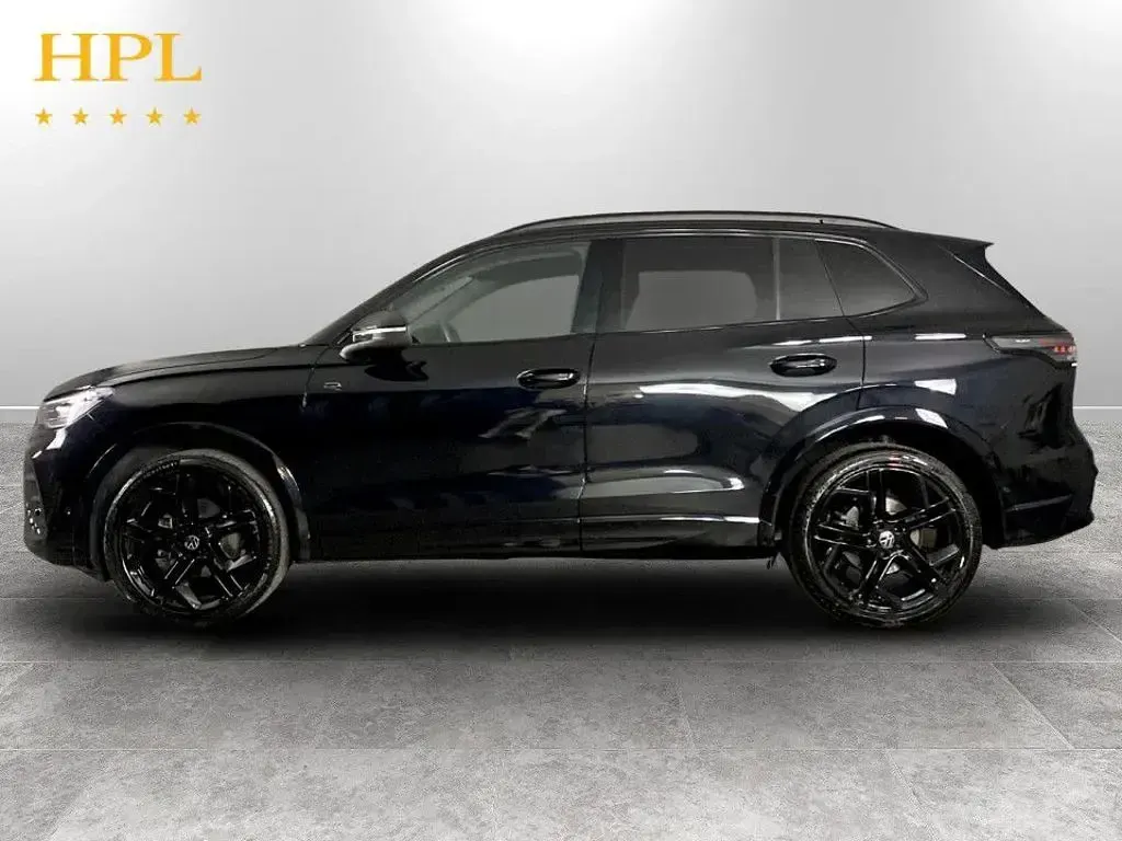 Used VW Tiguan R-line 150 HP (110 kW) 2024 Black SUV