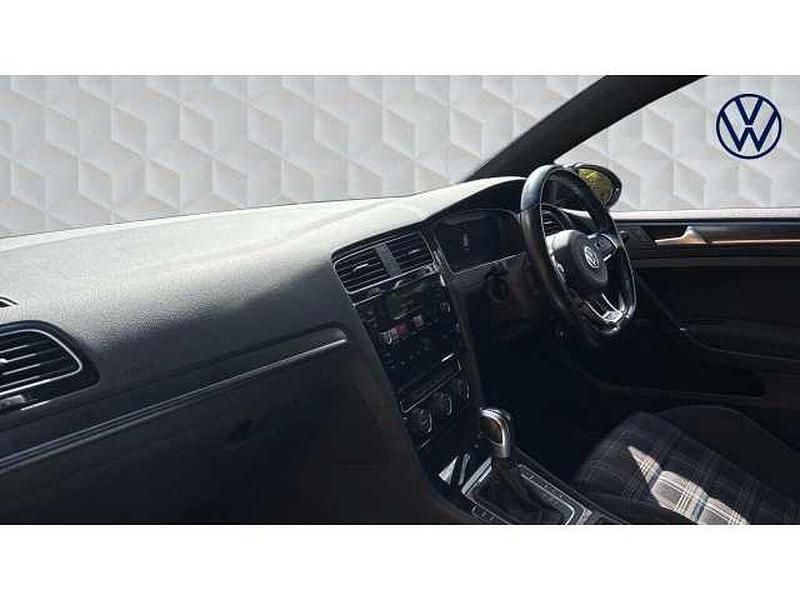Used VW Golf VII GTE 204 HP (150 kW) 2020 Hatchback