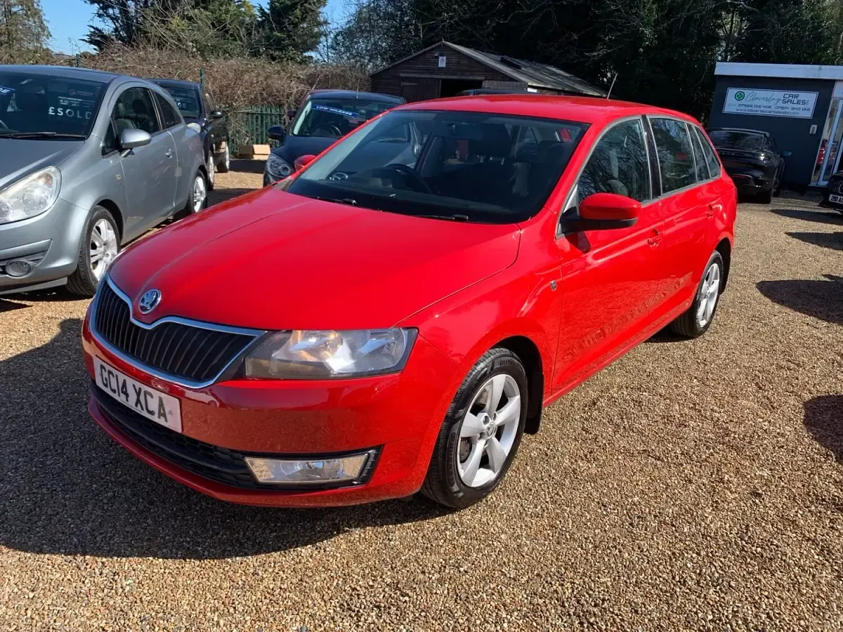 Used Skoda Rapid SE 2014 Red Hatchback