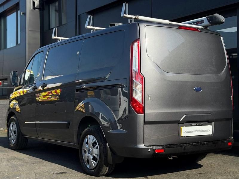 Usado Ford Transit Custom Trend 130 HP (95 kW) 2022 Cinzento Van