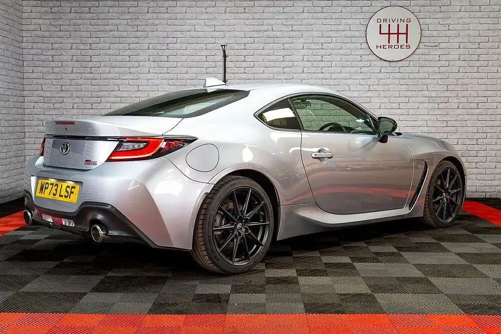 Used Toyota GR86 2023 Silver Coupe