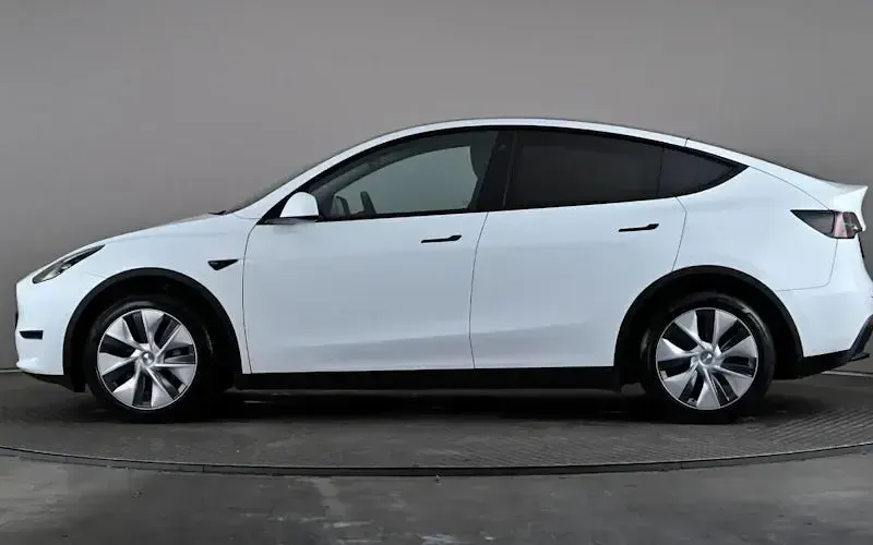 Used Tesla Model Y Long Range AWD 286 kW (389 HP) 2025 SUV
