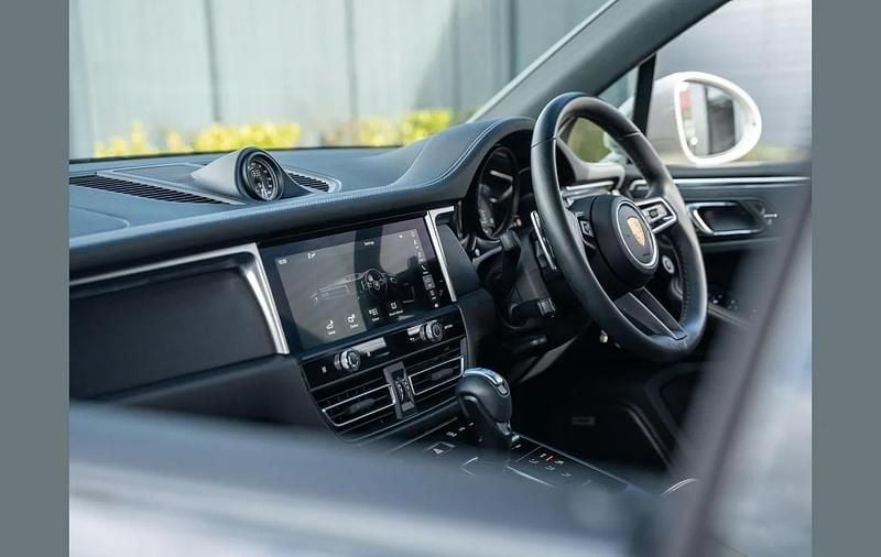 Used Porsche Macan GTS 440 HP (323 kW) 2022 Grey SUV