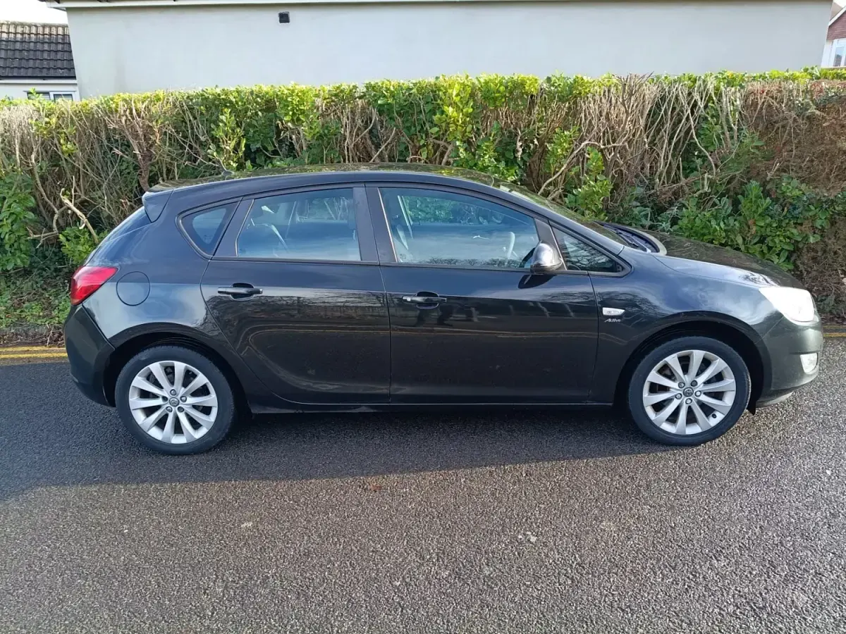 Gebraucht Vauxhall Astra Active 2012 Schwarz Kleinwagen