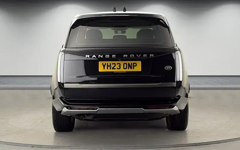 Used Land Rover Range Rover SE 349 HP (256 kW) 2025 SUV