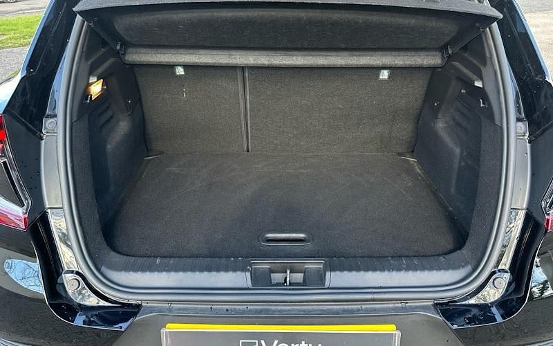Usado Renault Captur Engineered 143 HP (105 kW) 2024 Preto SUV