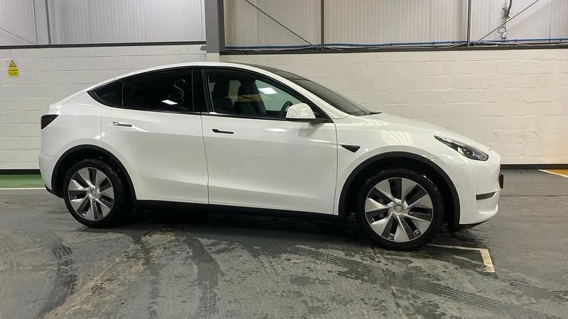 Used Tesla Model Y Long Range AWD 282 kW (384 HP) 2022 White SUV