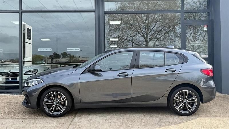Usado BMW 116 Sport Line 2021 Gris Utilitario