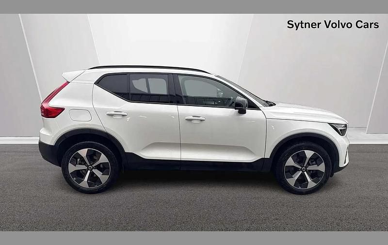 New Volvo XC40 Plus 161 HP (118 kW) 2025 White SUV