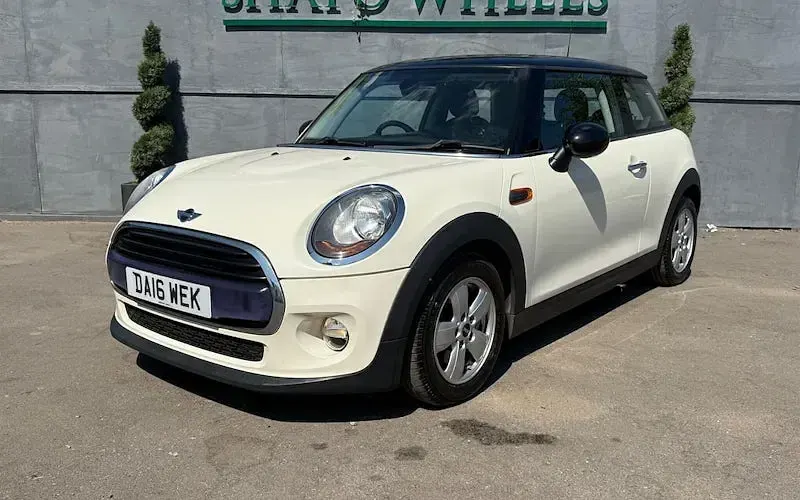 Used Mini Cooper Hatch 136 HP (100 kW) 2017 Hatchback
