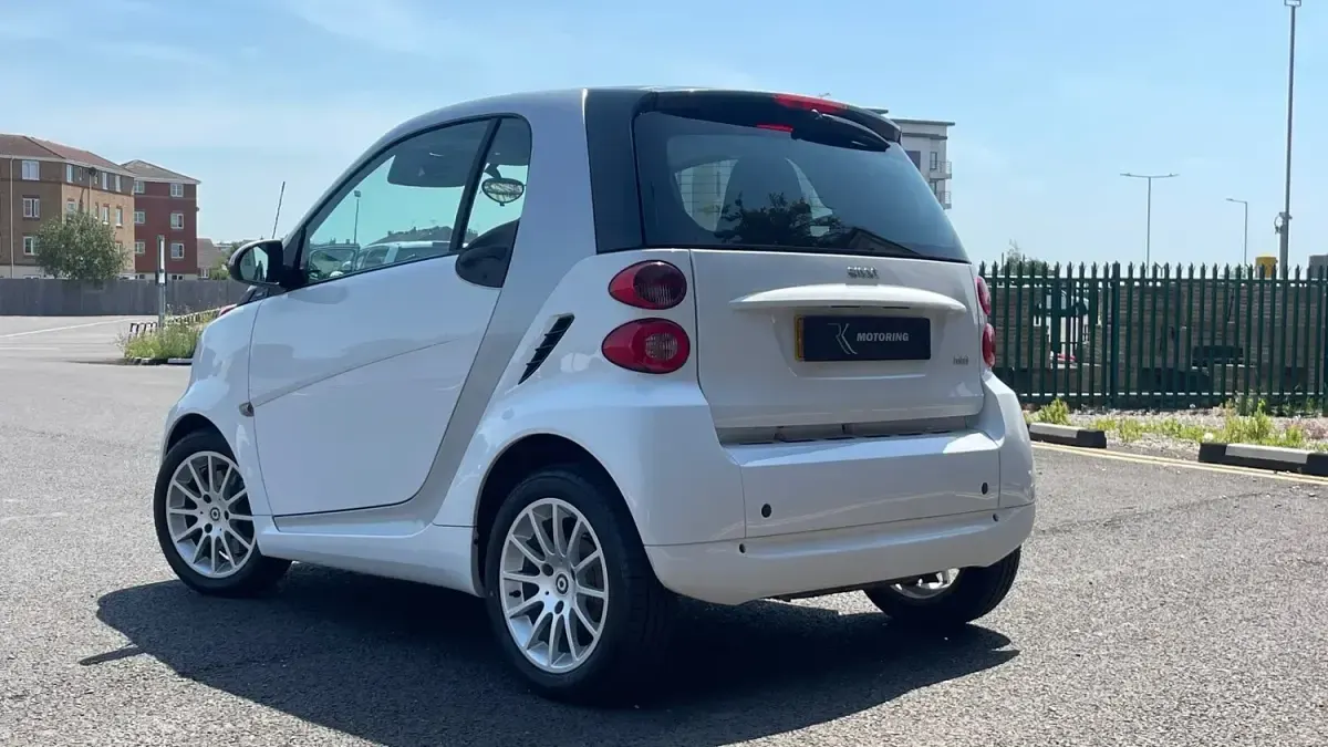 Used Smart ForTwo Coupé Passion 2011 White Coupe