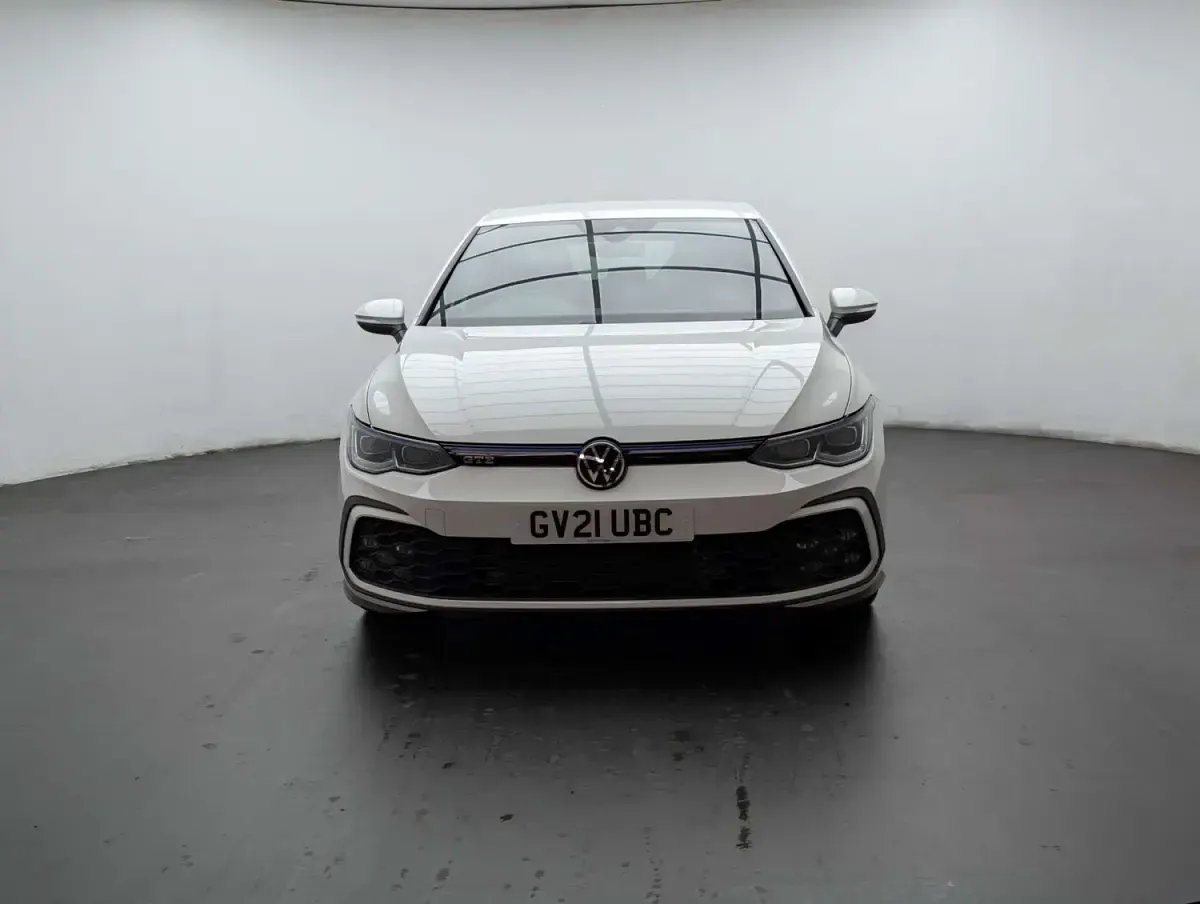 Usado VW Golf VII GTE 2021 Blanco Utilitario