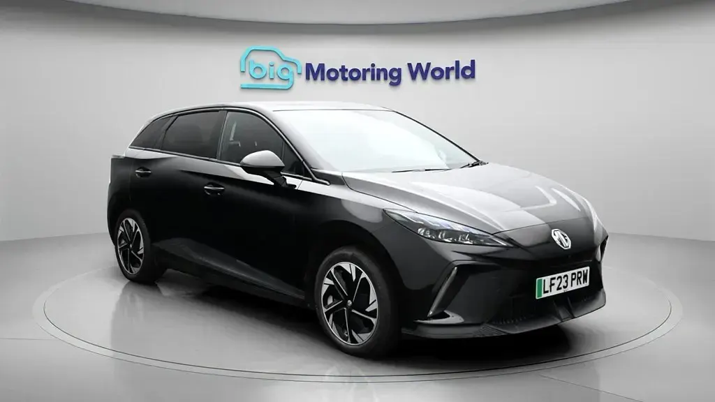 Begagnad MG MG4 EV Trophy 319 kW (435 HK) 2023 Halvkombi