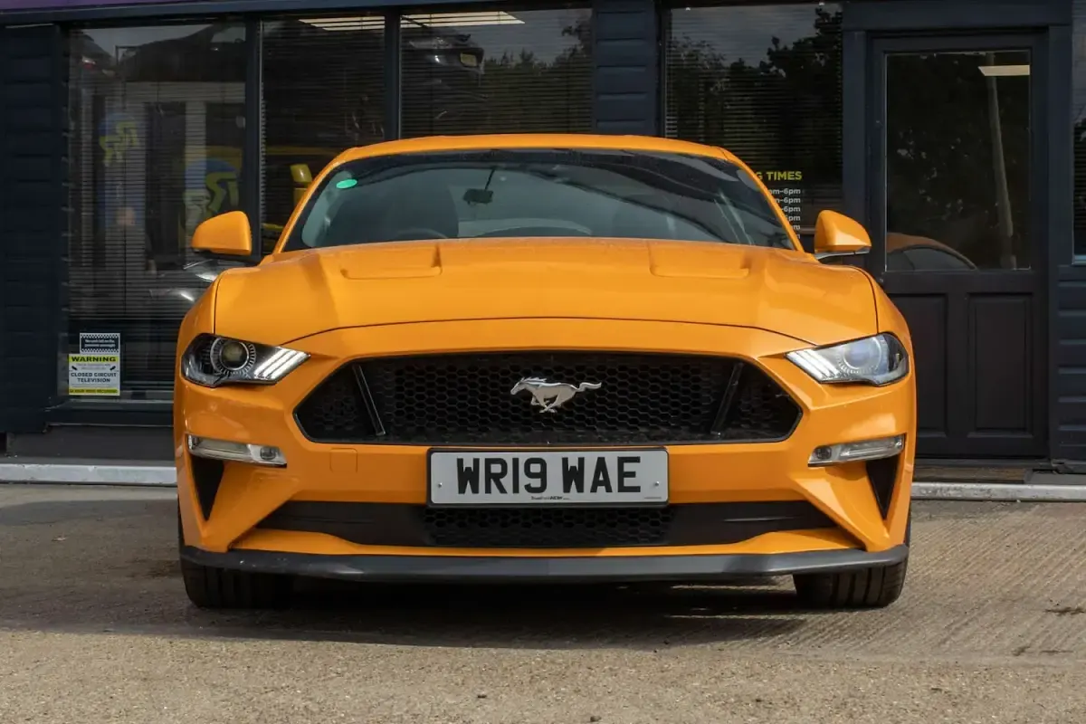 Used Ford Mustang GT Fastback 450 HP (330 kW) 2019 Orange Coupe