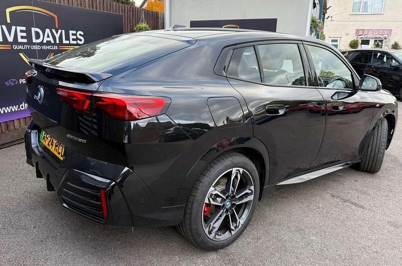 Usado BMW iX2 M Sport 150 kW (204 HP) 2024 Preto SUV
