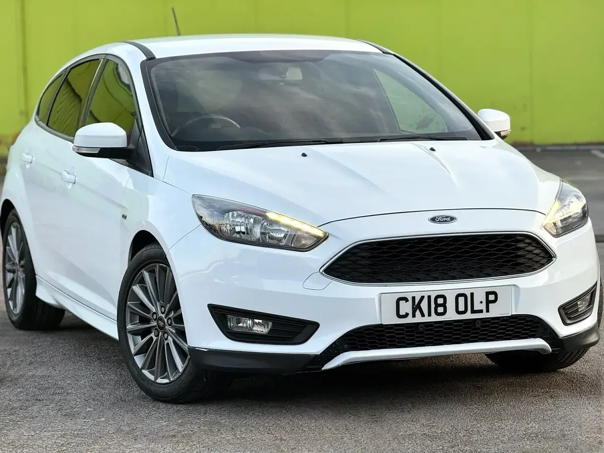 Used Ford Focus ST-Line 2018 White Hatchback
