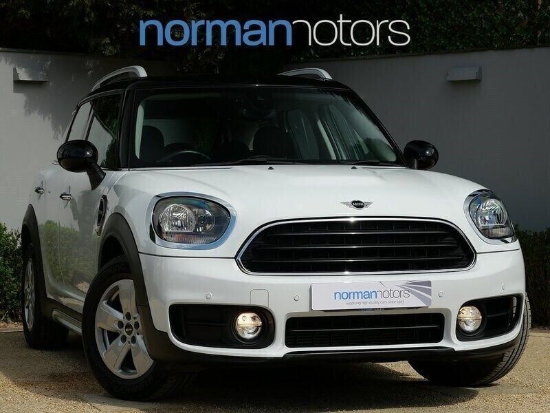 White Used 2018 Mini Cooper Countryman SUV | £16,495 (Fair price) - Image 1/3