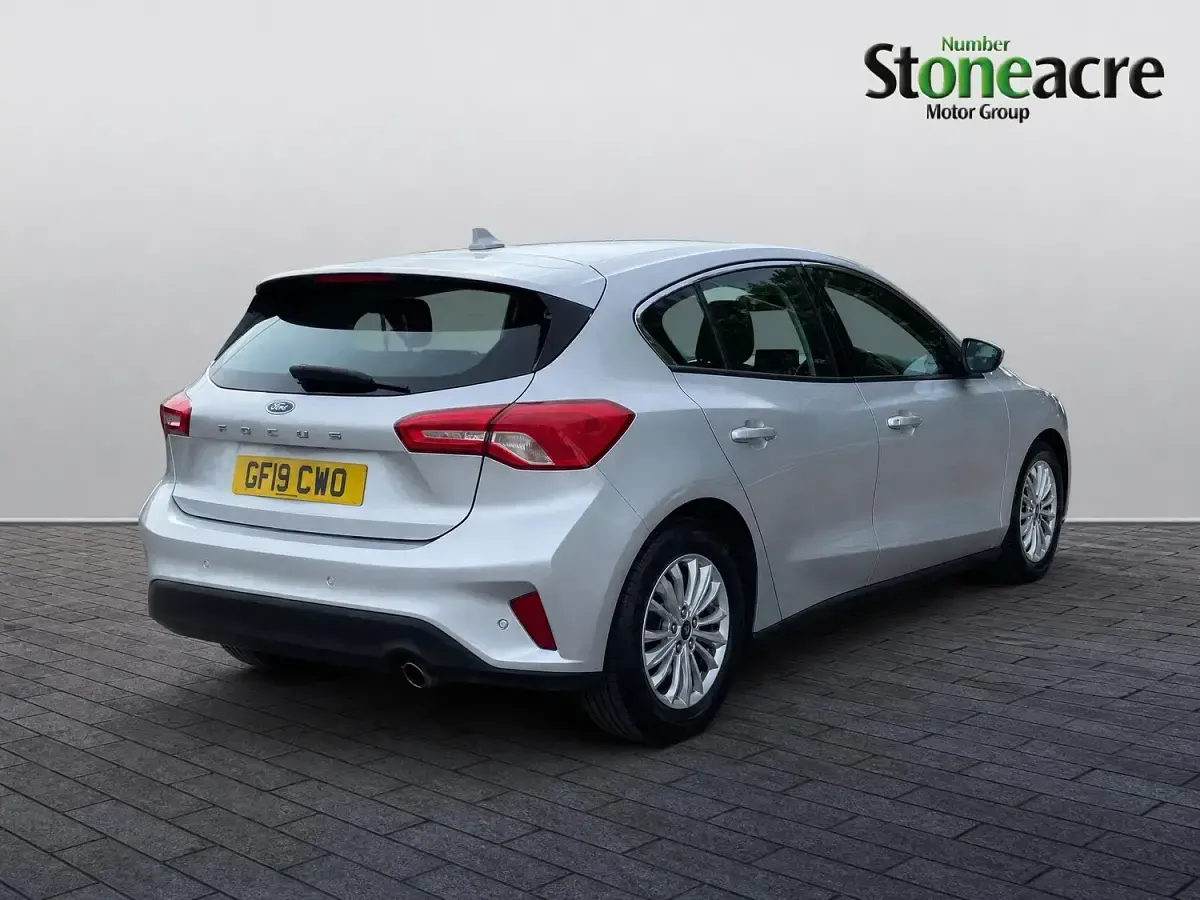 Used Ford Focus Titanium 125 HP (91 kW) 2019 Silver Hatchback