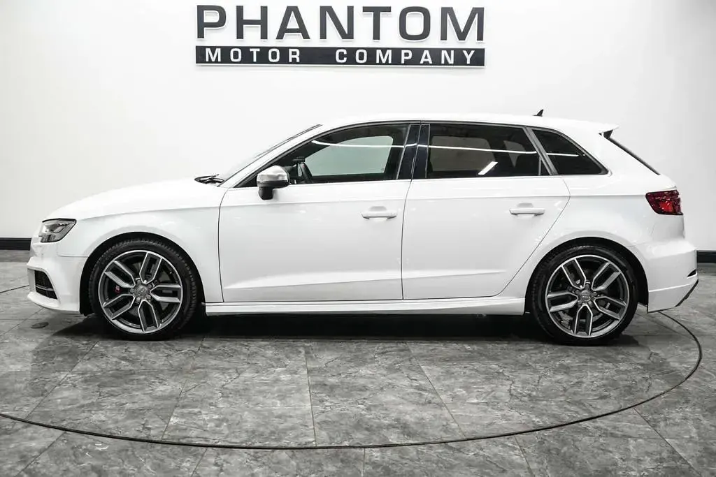 Used Audi S3 Sportback Comfort 300 HP (220 kW) 2019 White Hatchback