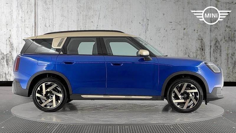 Used Mini Countryman Exclusive 168 HP (123 kW) 2025 Blue SUV