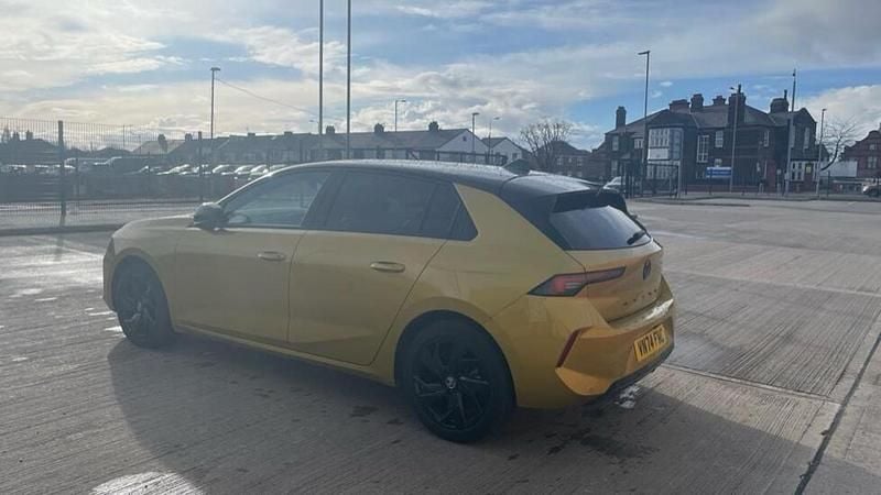Used Vauxhall Astra S 128 HP (94 kW) 2024 Black Hatchback