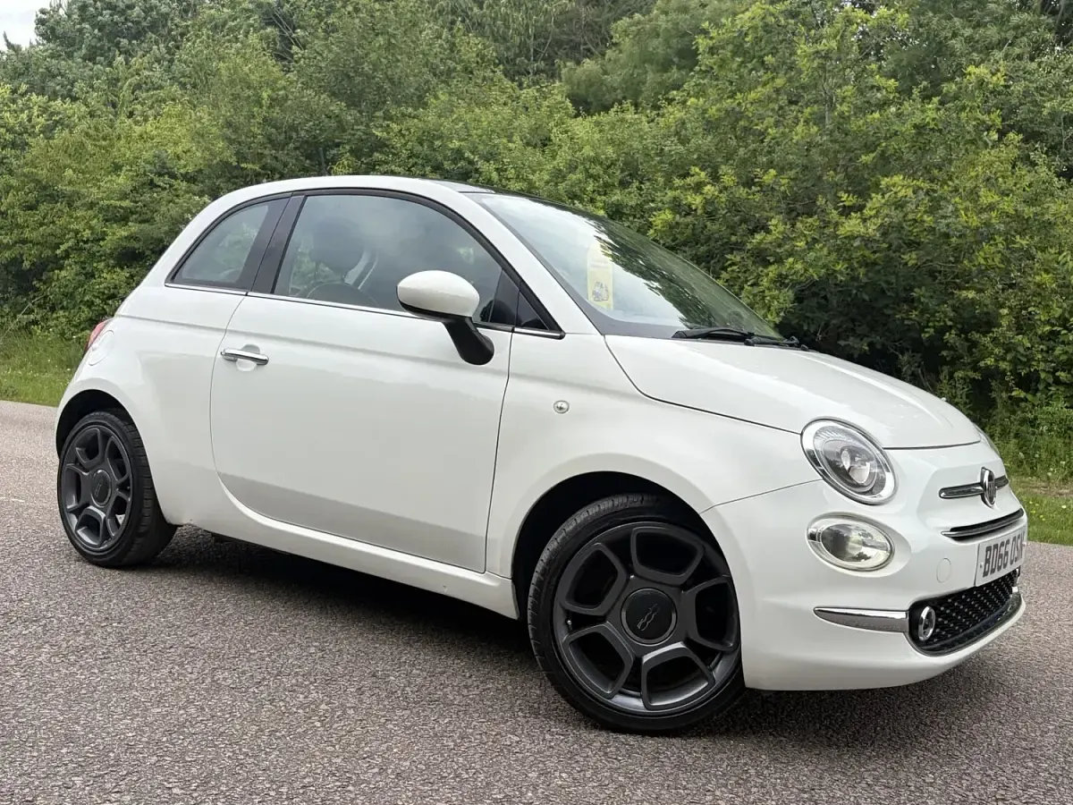 Used Fiat 500 Lounge 69 HP (50 kW) 2016 White Hatchback