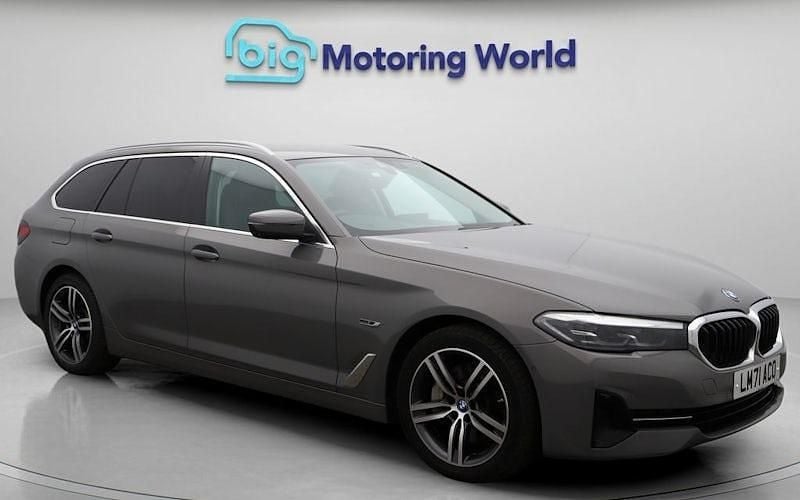 Used 2023 BMW 530e Estate | £22,700 (Super price) - Image 1/4