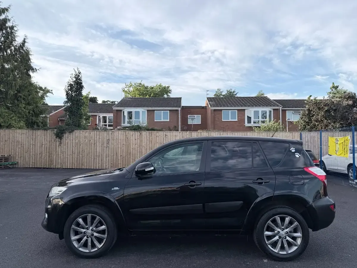 Used Toyota RAV4 SR 150 HP (110 kW) 2012 Black SUV