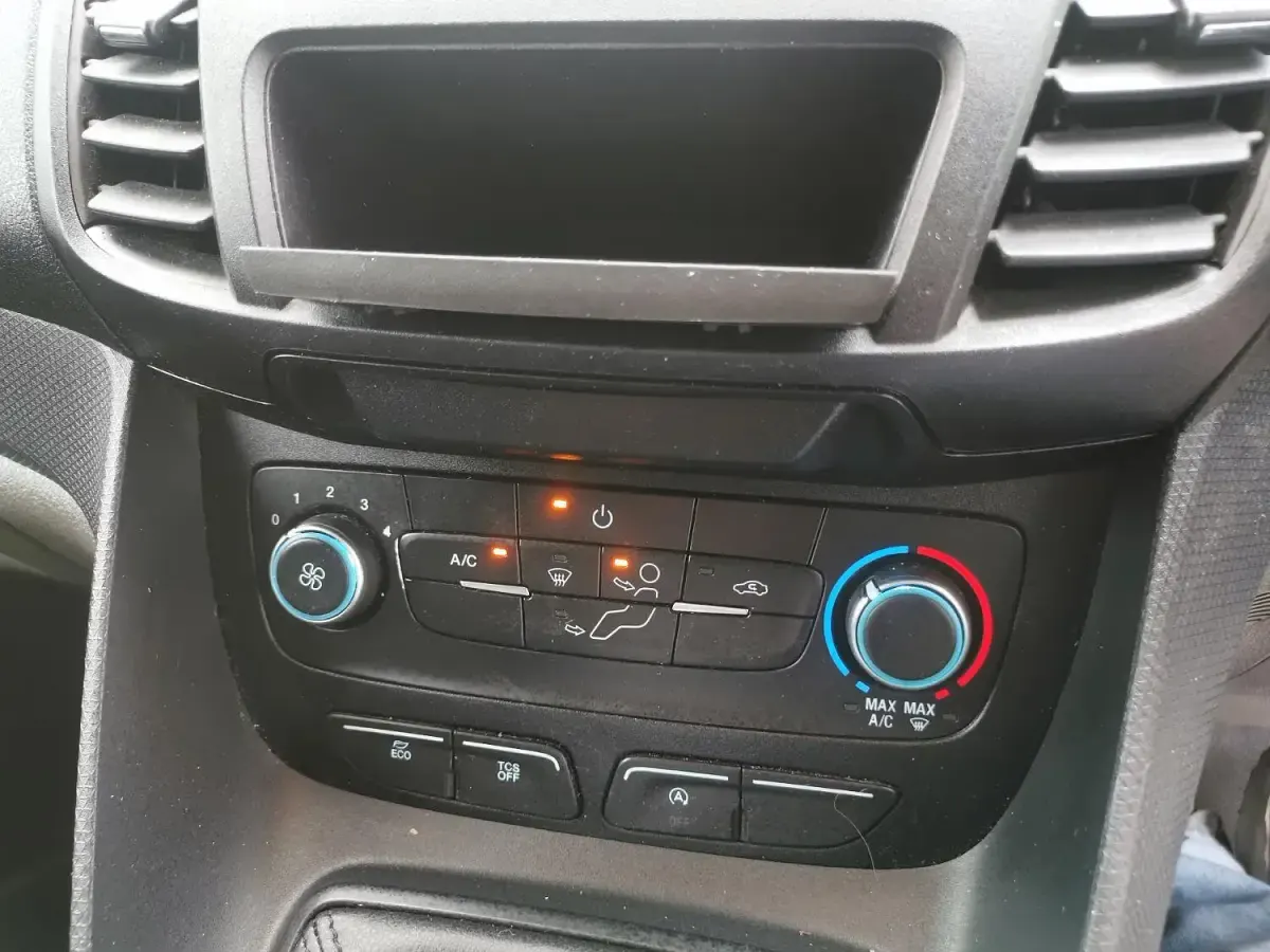 Used Ford Transit Connect 75 HP (55 kW) 2021 White MPV