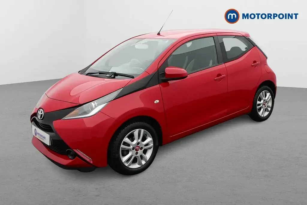 Used Toyota Aygo X-play 69 HP (50 kW) 2017 Red Hatchback