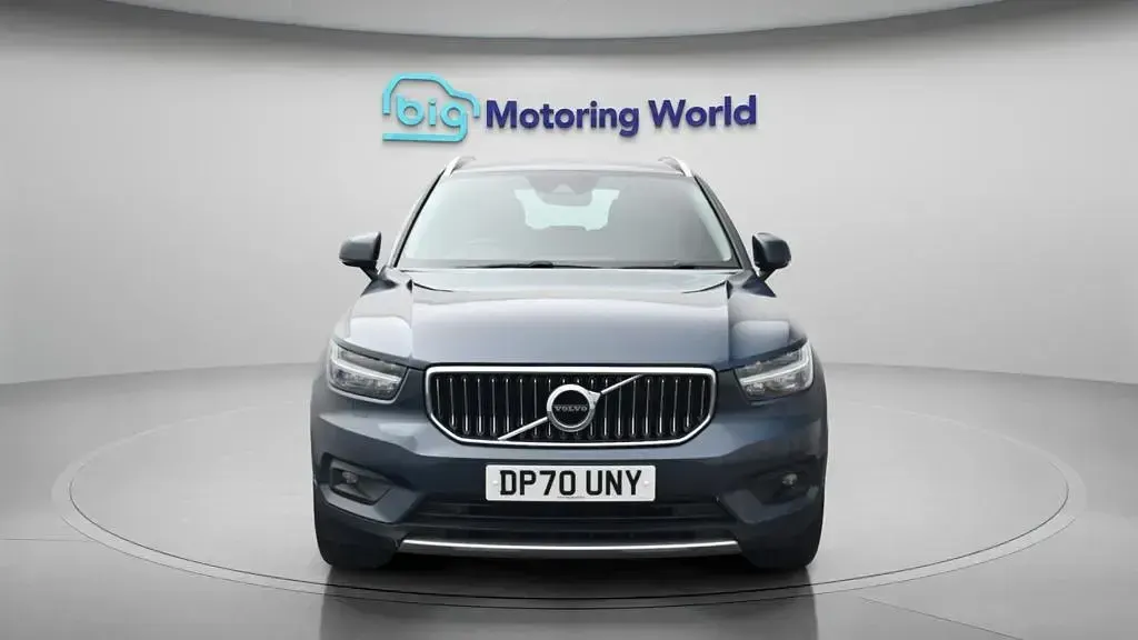 Used Volvo XC40 Inscription 197 HP (144 kW) 2021 Blue SUV