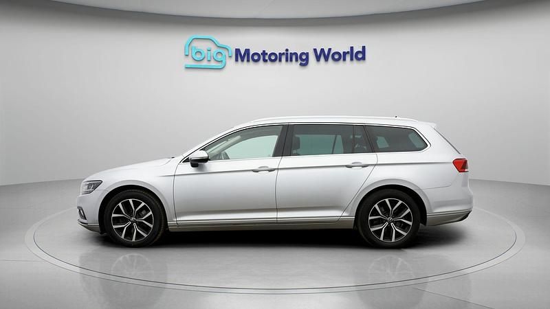 Used VW Passat SEL 148 HP (108 kW) 2021