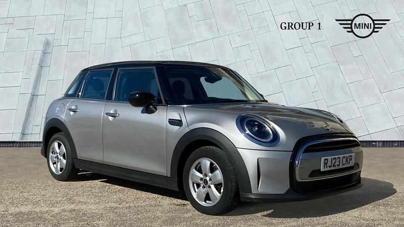Used Mini Cooper Classic 134 HP (98 kW) 2023 Silver Hatchback