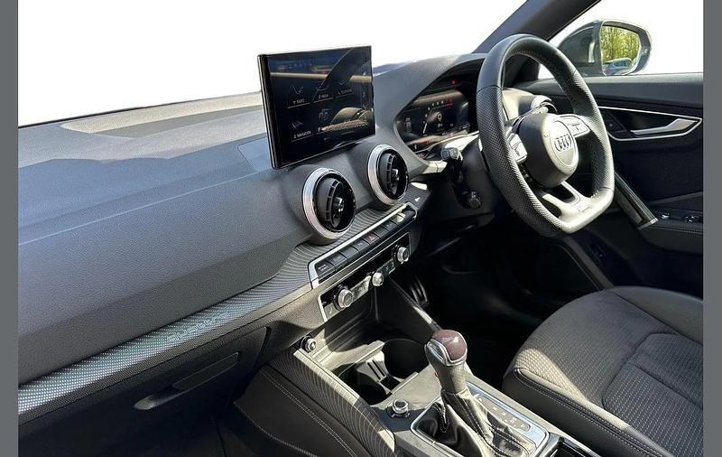 Usado Audi SQ2 Black Edition 300 HP (220 kW) 2025 Azul SUV