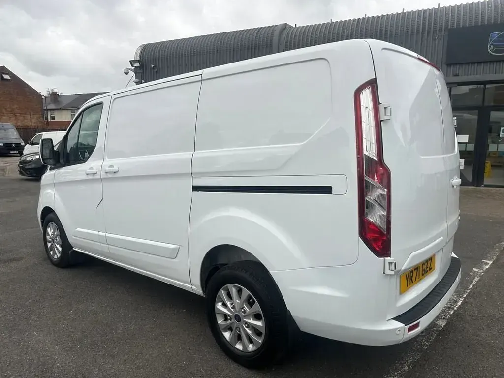 Usado Ford Transit Custom Limited 130 HP (95 kW) 2021 Branco Van