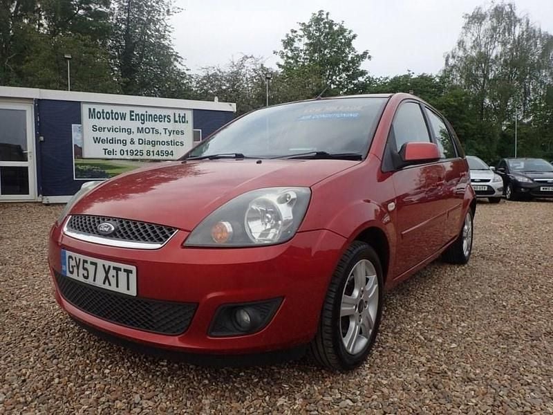 Used Ford Fiesta Zetec 80 HP (58 kW) 2007 Red Hatchback