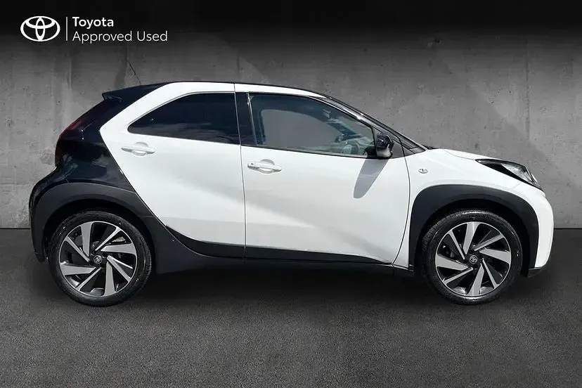 Used Toyota Aygo X 72 HP (52 kW) 2024 White SUV