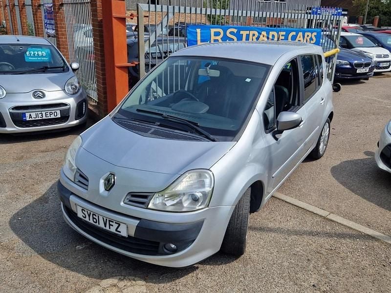 Second-hand Renault Grand Modus Dynamique 100 CP (73 kW) 2011 Argintiu Monovolum